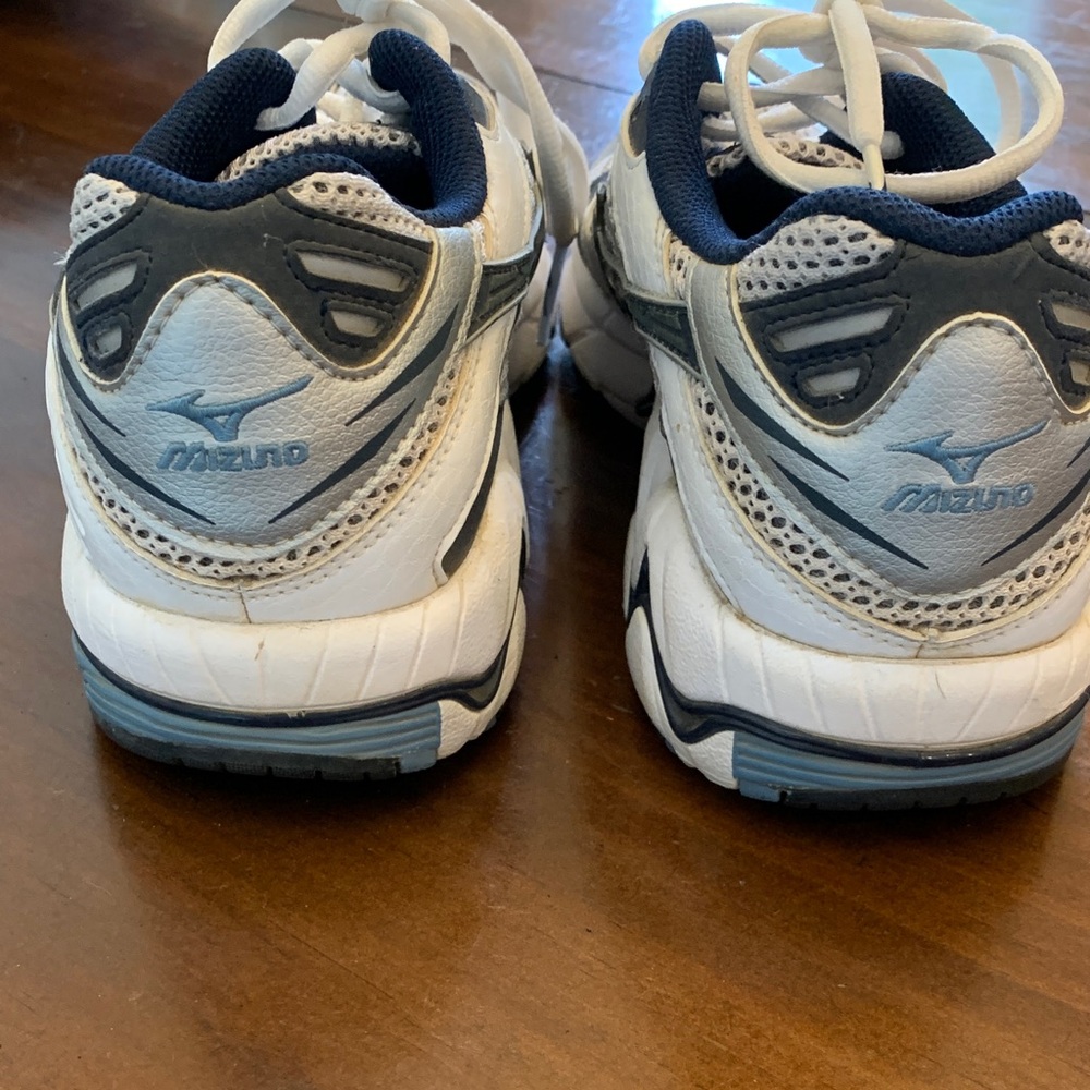 Mizuno Women’s White and Blue Athletic Shoes - Picture 3 of 7